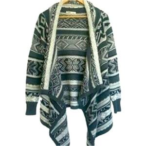 Old Navy Aztec Cotton Black and White Patterned Quilted Sweater (LIKE NEW!)